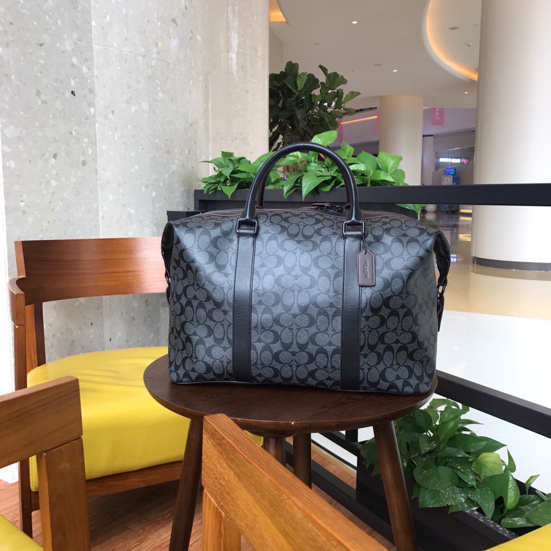 COACH 23207 Men s Bag One Shoulder Messenger Large Portable Travel