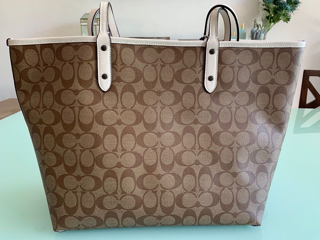 Casey tote hotsell in signature canvas