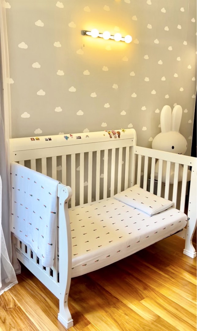 DaVinci Kalani Convertible Crib White, Babies & Kids, Baby Nursery