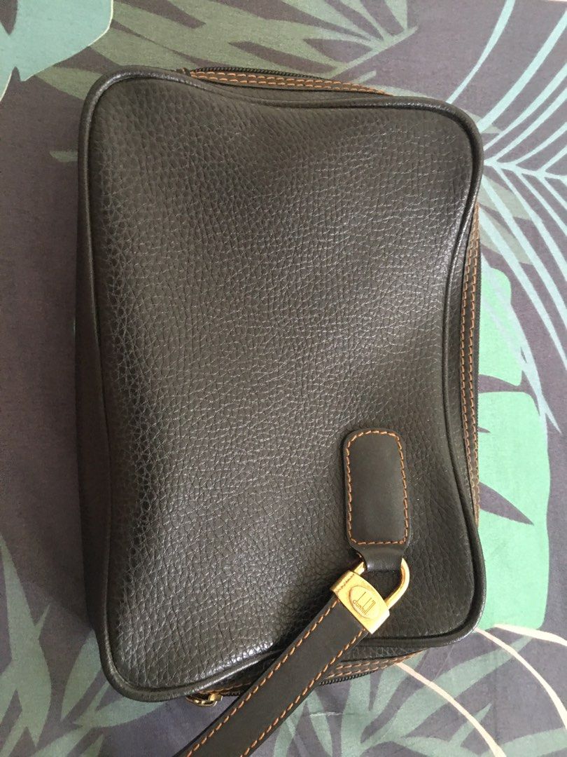 Dunhill Men’s Clutch (Category: Luxury Bags & Wallets) located in Manila. Submitted by 888ejwright (Listing ID 1215694481, Image 2). Description: A little bit Tarnished already on the gold plated .