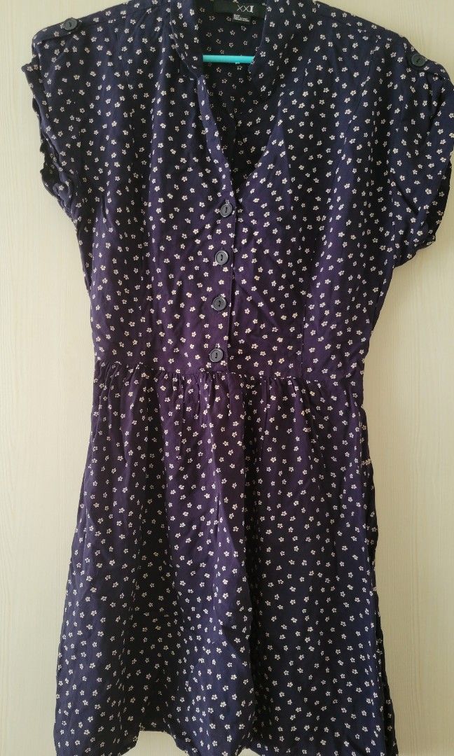 Forever 21 floral dress (Category: Dresses) located in Cavite. Submitted by silvercarousel15 (Listing ID 1215682780, Image 1). Description: Excellent used condition. Thru Lalamove /grab only. 😊.