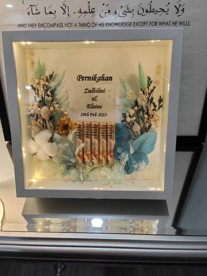 Gubahan duit dalam frame  Diy frame decor, Diy wedding decorations, Diy  crafts