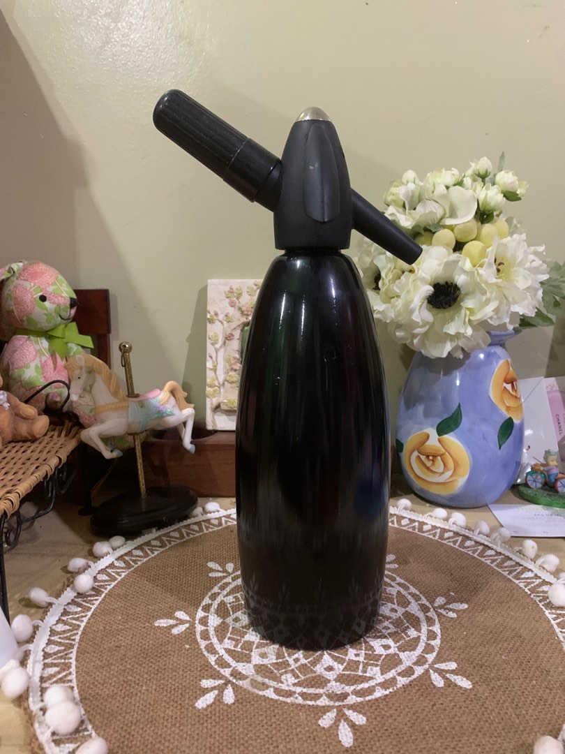 Isi Soda Maker/ Soda Siphon, Furniture & Home Living, Kitchenware