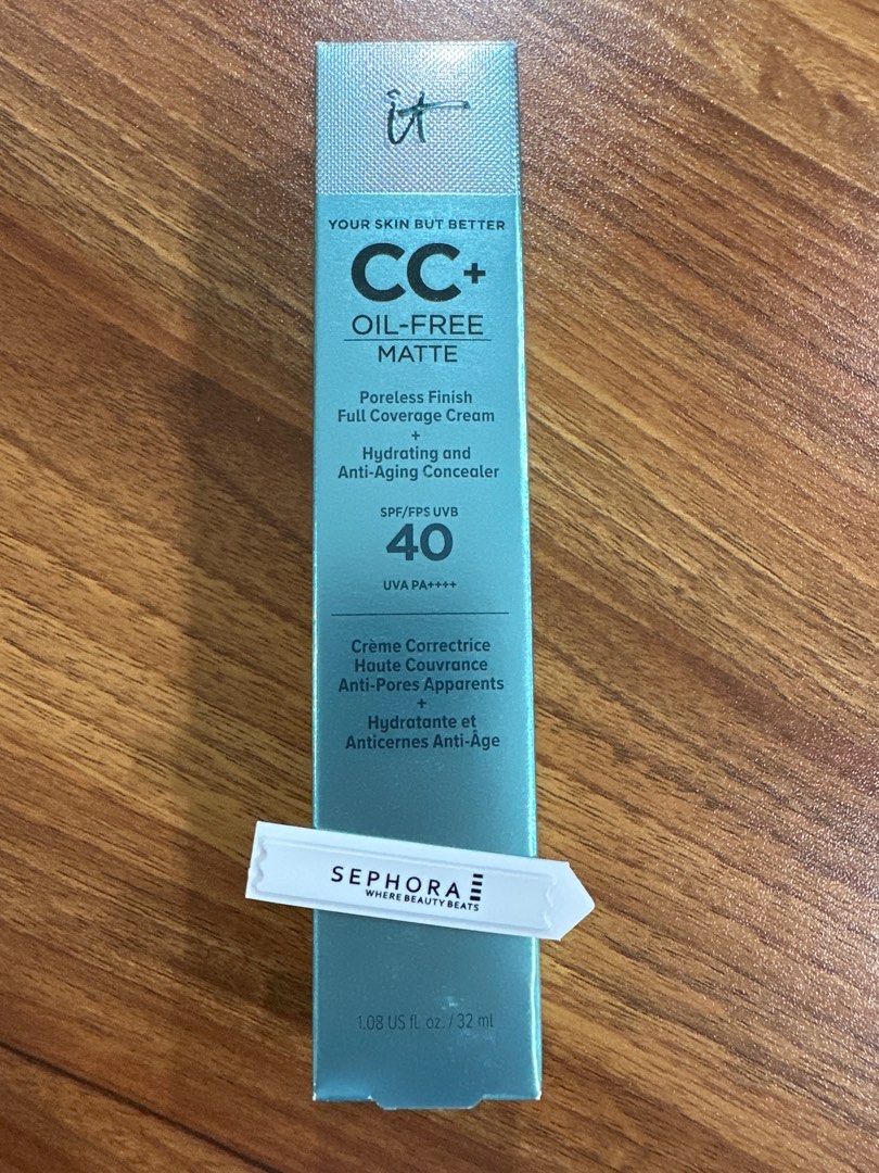 IT Cosmetics OilFree Matte CC Cream (Light medium shade) Poreless