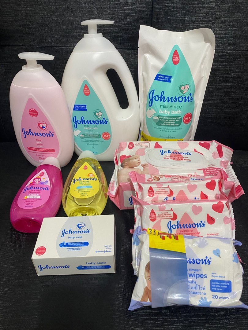 Johnson and Johnsons gift set, Babies & Kids, Bathing & Changing, Baby