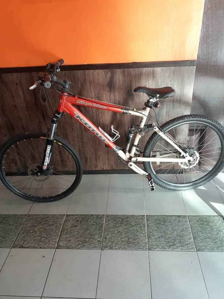 Kona Kikapu Deluxe Mountain Bicycle