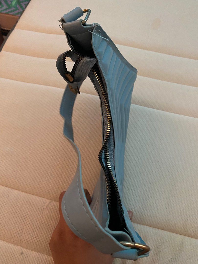 light blue shoulder bag, Women's Fashion, Bags & Wallets, Shoulder Bags
