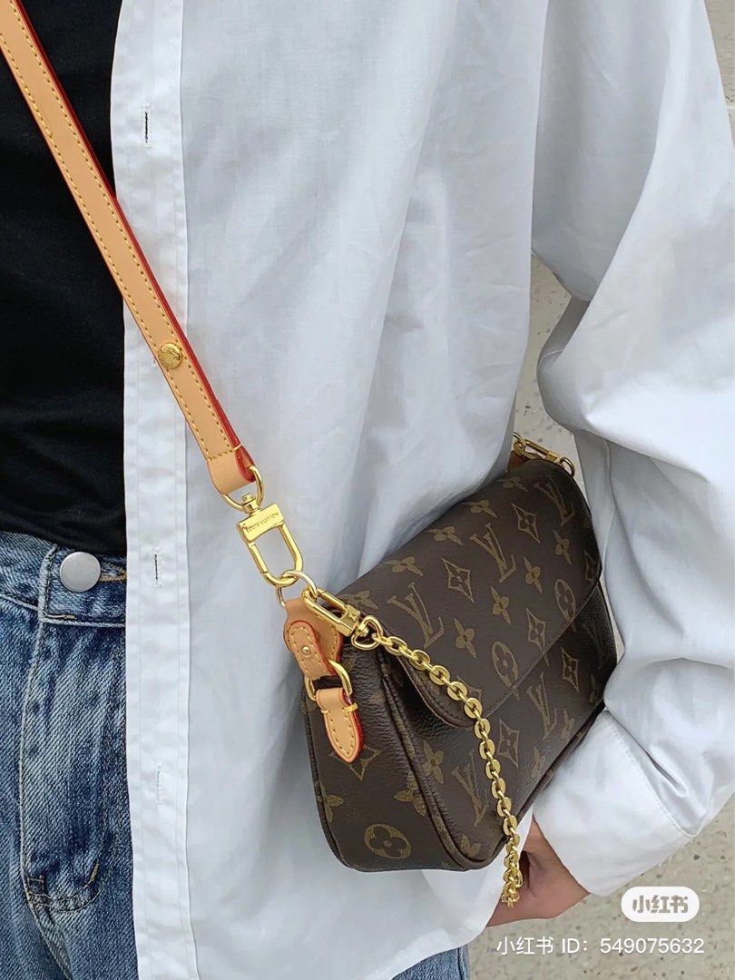 What firs in my Louis Vuitton Walket on Chain Ivy #louisvuitton #louis, Lv  Bag