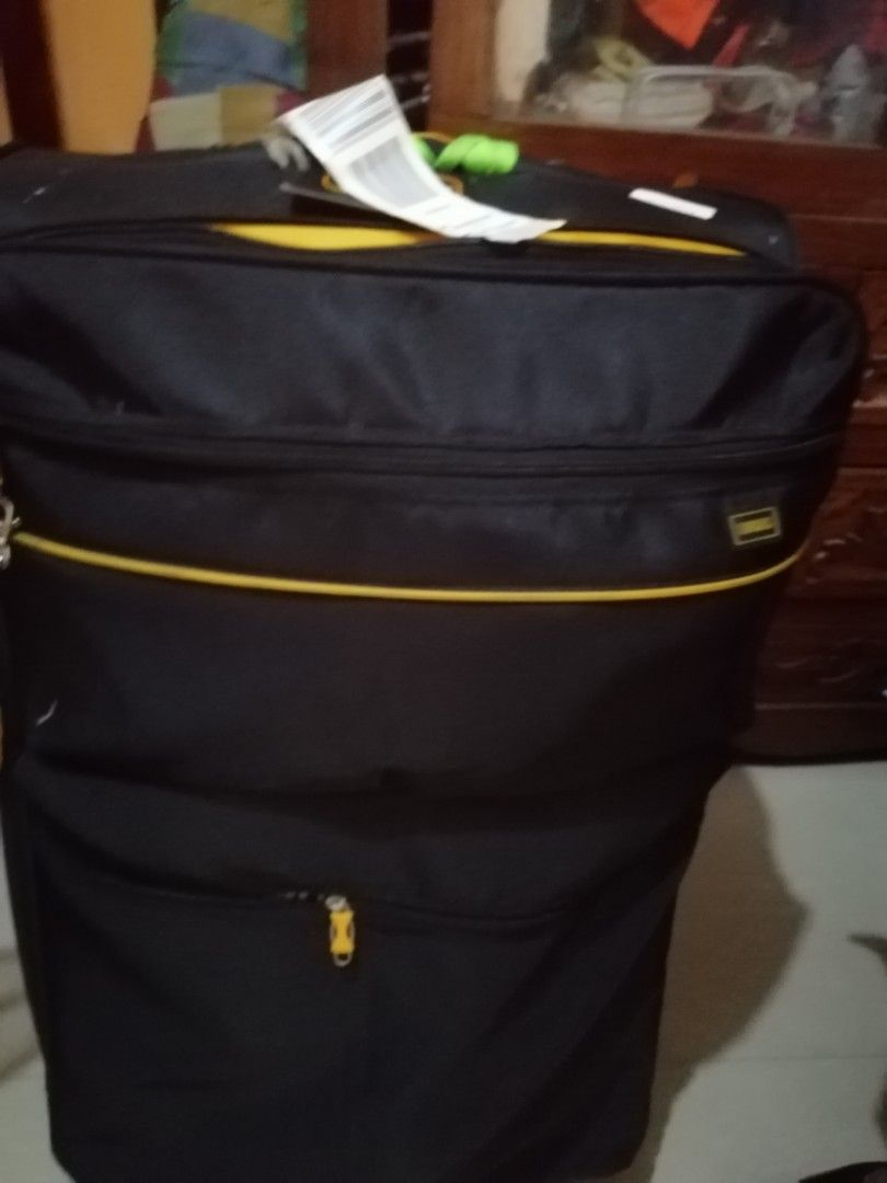 Lucas luggage large, Hobbies & Toys, Travel, Luggage on Carousell