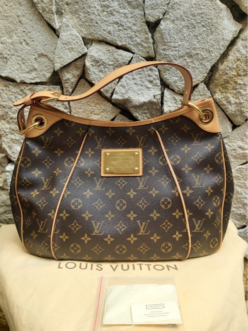 Lv Bergamo PM auth, Barang Mewah, Tas & Dompet di Carousell