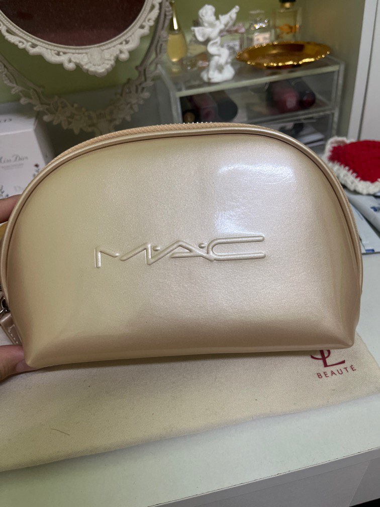 Mac vanity pouch clearance