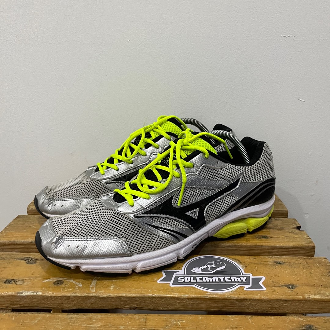 Mizuno x10, Men's Fashion, Footwear, Sneakers on Carousell