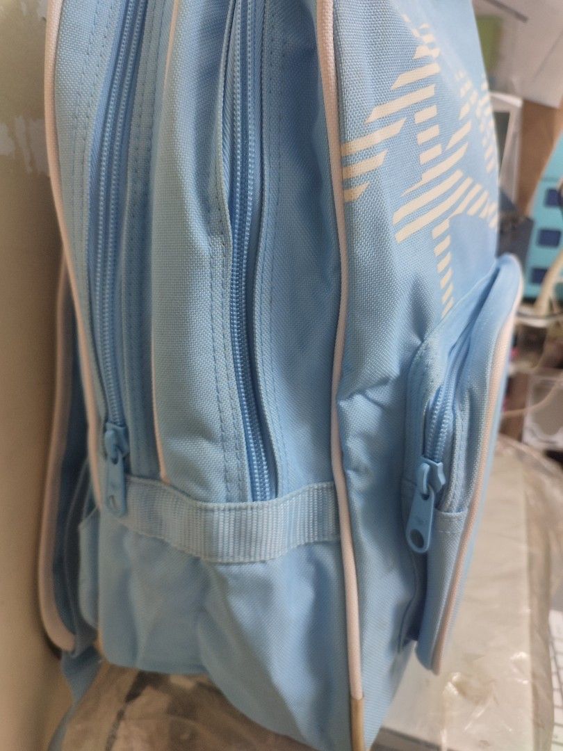 New Roxy Backpack 15.5in. (Category: Backpacks) located in Quezon City. Submitted by karlleseshops (Listing ID 1215739412, Image 2). Description: BRAND NEW AUTHENTIC ROXY BACKPACK - condition: without tag but brand new, has signs of old storage and light dust stains. old stock - Flaw: sa front pocket yung zipper maluwag. either zipper slider needs replacement or need higpitan. nasasara yung zipper pero minsan nag mmissed yung close ng zipper. - c