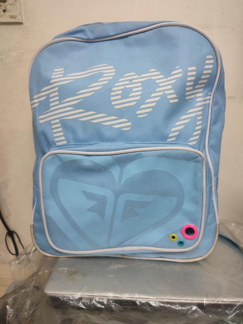 New Roxy Backpack 15.5in. (Category: Backpacks) located in Quezon City. Submitted by karlleseshops (Listing ID 1215739412, Image 1). Description: BRAND NEW AUTHENTIC ROXY BACKPACK - condition: without tag but brand new, has signs of old storage and light dust stains. old stock - Flaw: sa front pocket yung zipper maluwag. either zipper slider needs replacement or need higpitan. nasasara yung zipper pero minsan nag mmissed yung close ng zipper. - c
