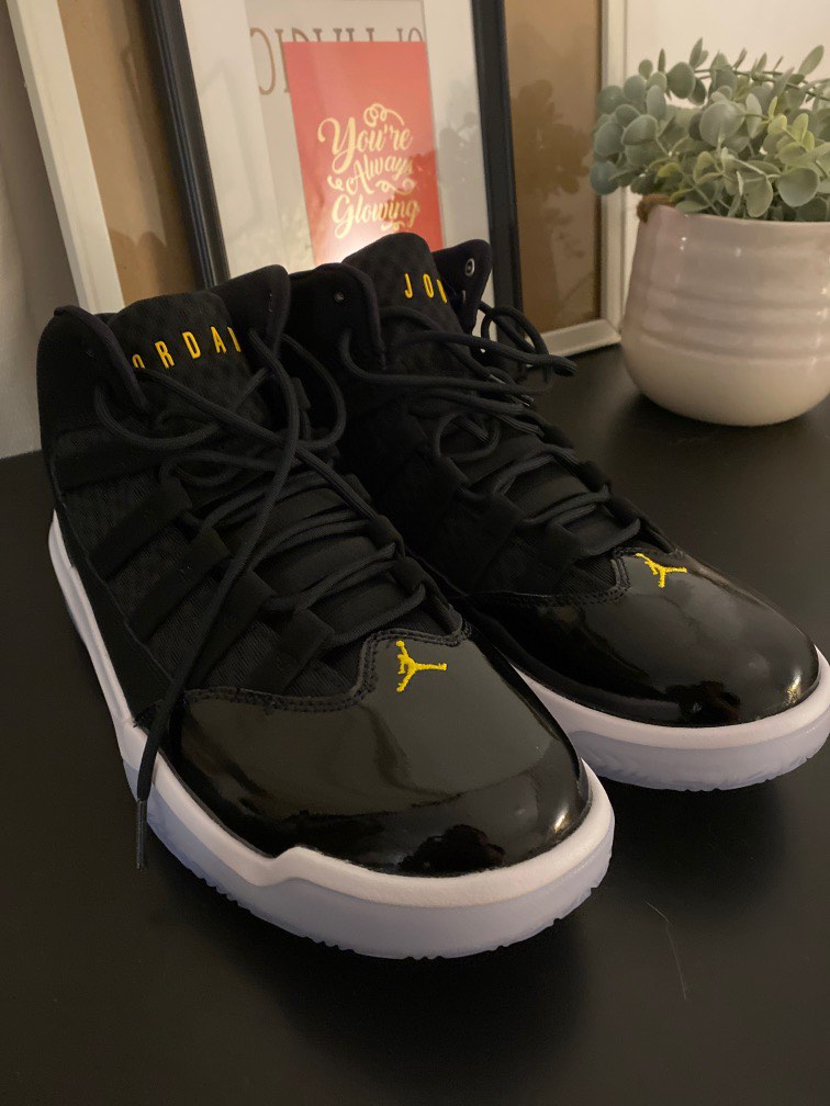 Jordan max aura black hot sale gold