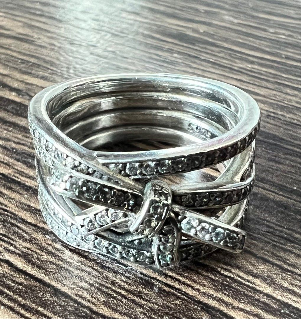 Pandora sparkling ribbon and bow ring