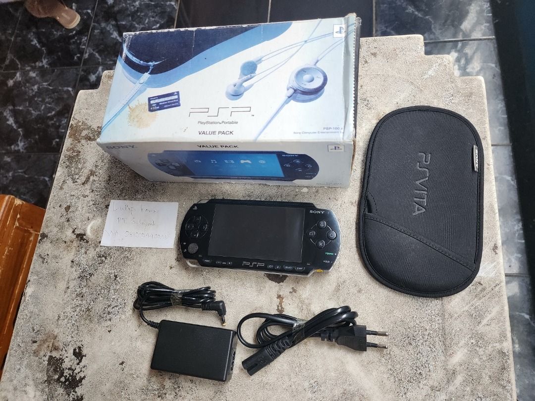 Playstation Portable PSP Fat 1000 Black Fullset Plus Pouch 01