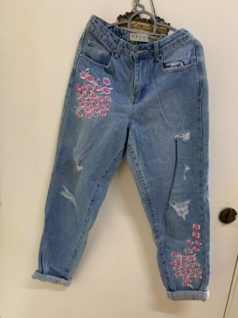 Primark Flower Embroidery Ripped Mom Jeans