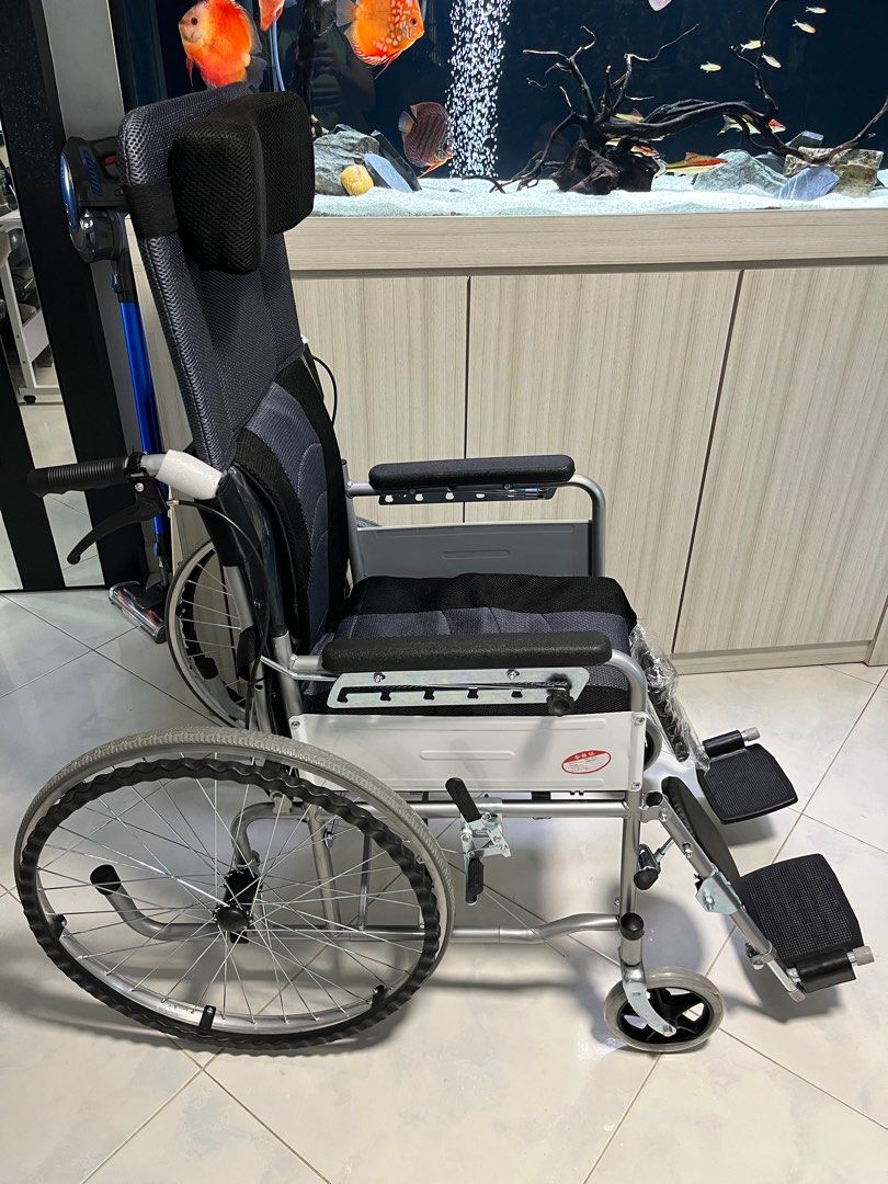Recline Wheelchair with leg elevate and removable potty and free table
