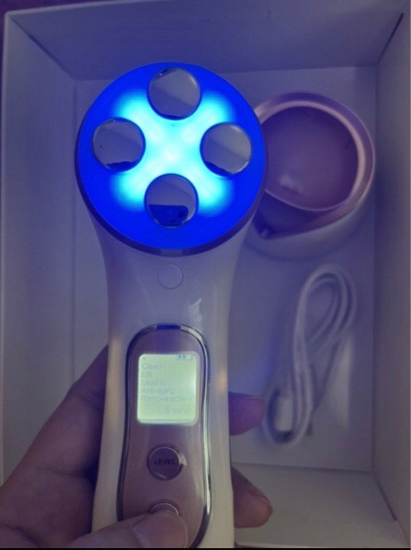 RF DEVICE Multifunctional Beauty Device (Category: Face Care) located in Bulacan. Submitted by yougogirl1234 (Listing ID 1215807739, Image 3). Description: Multifunctional Beauty Device Bought this for 3,600 2-3 times used only .