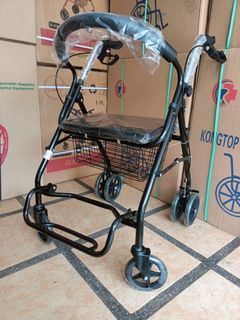 ROLLATOR WITH FOOTREST