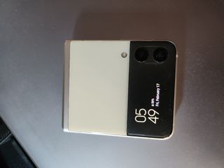 Samsung galaxy z flip 3 (8/256)