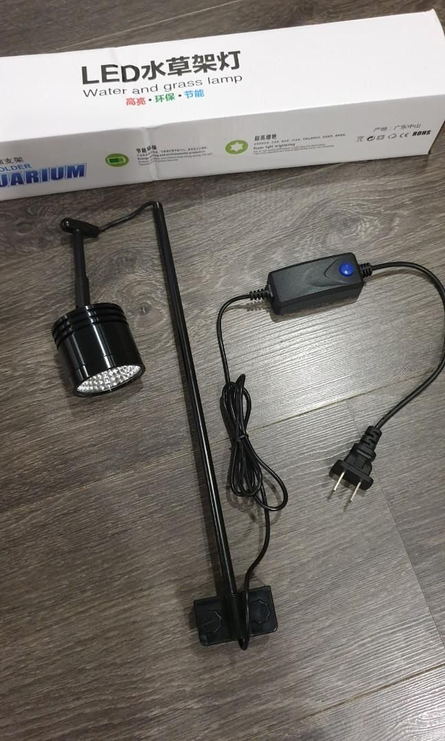 thumbnail image 2 of Beamworks 27W Aquarium LED Clamp Light – 9x3W, 6x10000K + 3x Blue, Reef Coral 2 of 5
