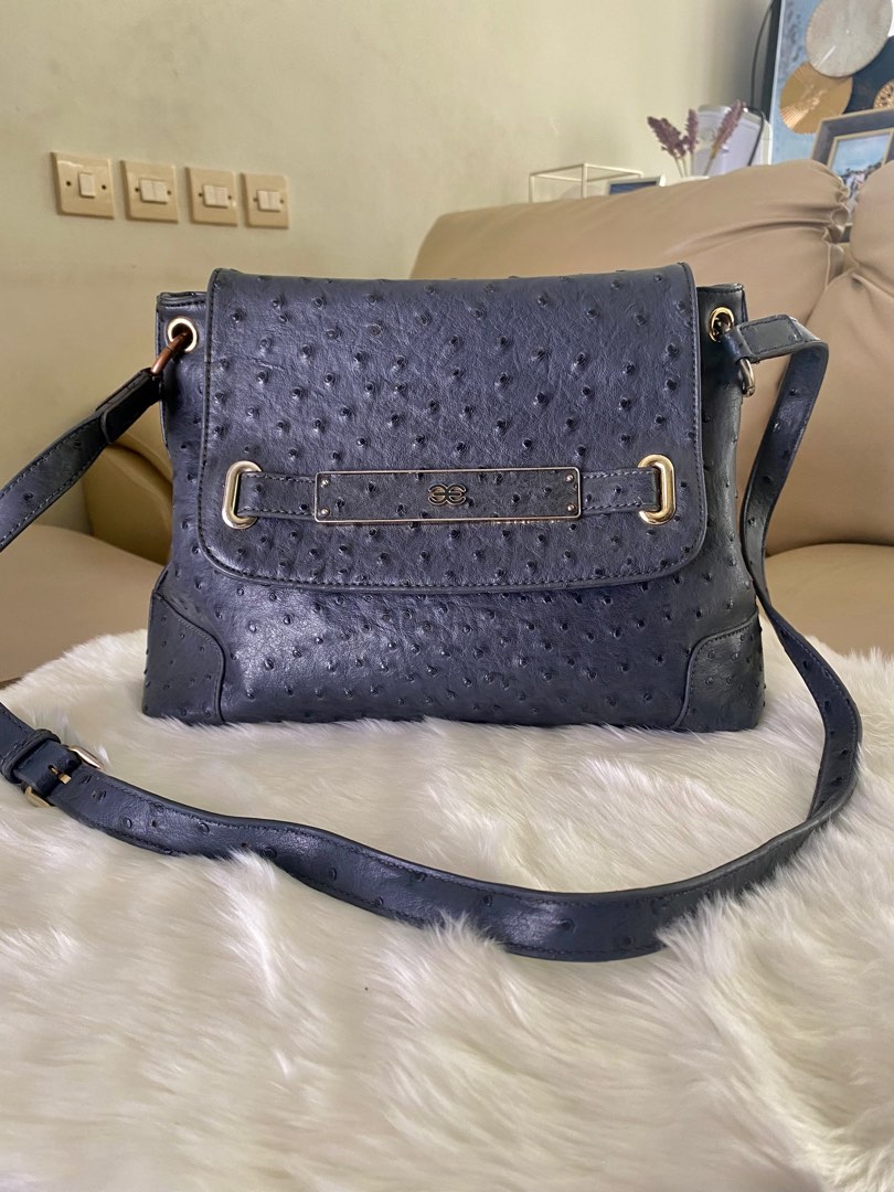 Esquire sling bag deals