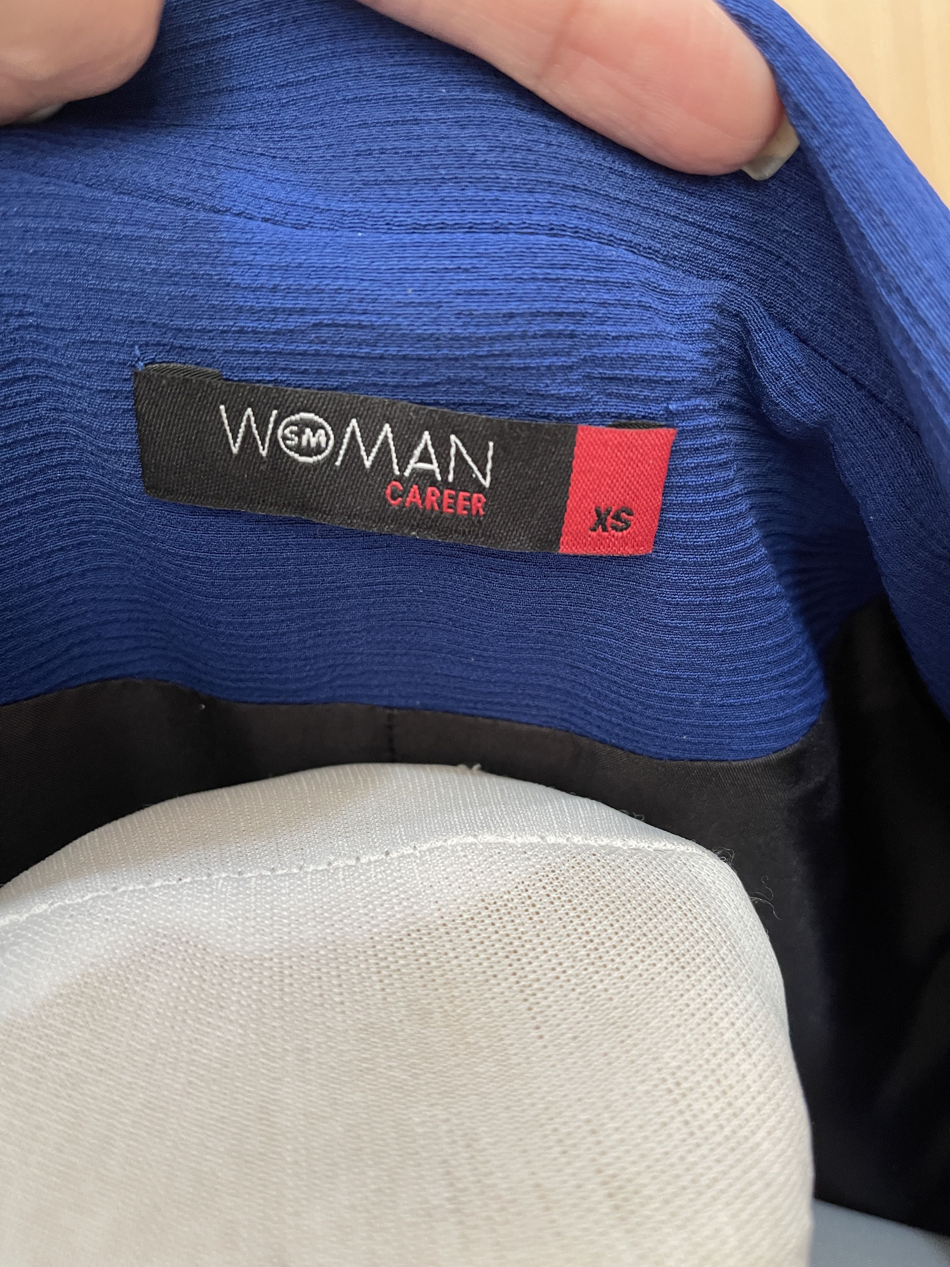 Sm Woman Blue Blazer (Category: Coats, Jackets and Outerwear) located in Quezon City. Submitted by divineschoice (Listing ID 1215693065, Image 3). Description: Like new Used once only Super nice quality zara levels Fit xs-semi medium.
