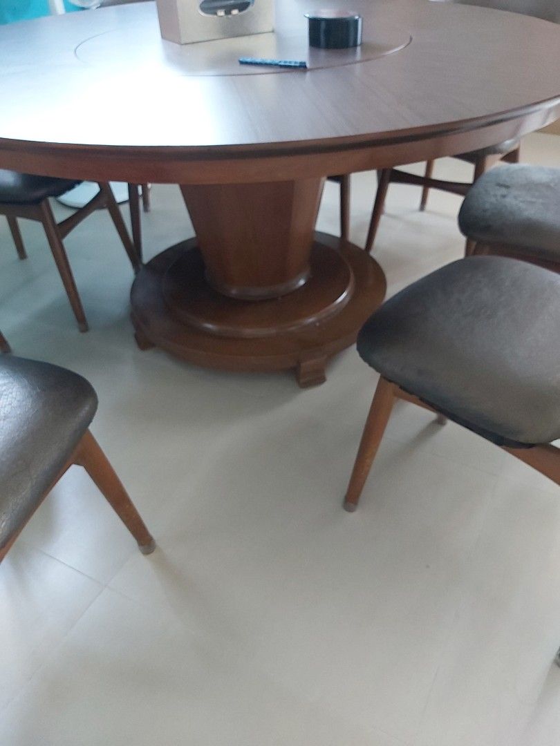 Solid wood round table 8 seaters, Furniture & Home Living, Furniture