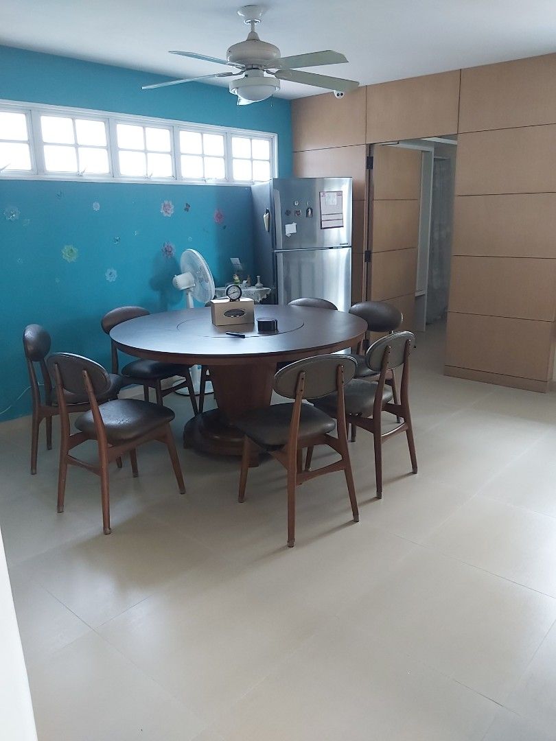 Solid wood round table 8 seaters, Furniture & Home Living, Furniture