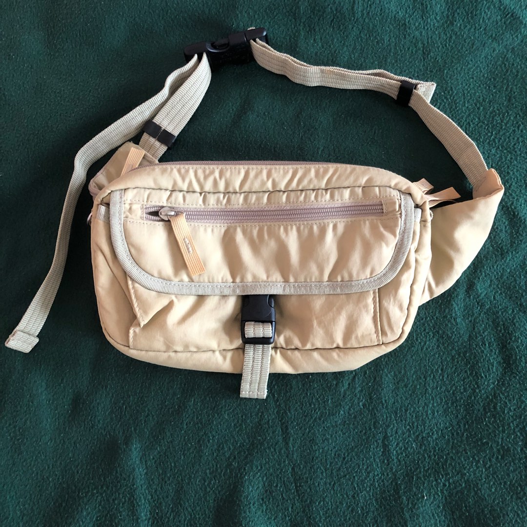 UNIQLO fanny pack, Women's Fashion, Bags & Wallets, Purses & Pouches on ...