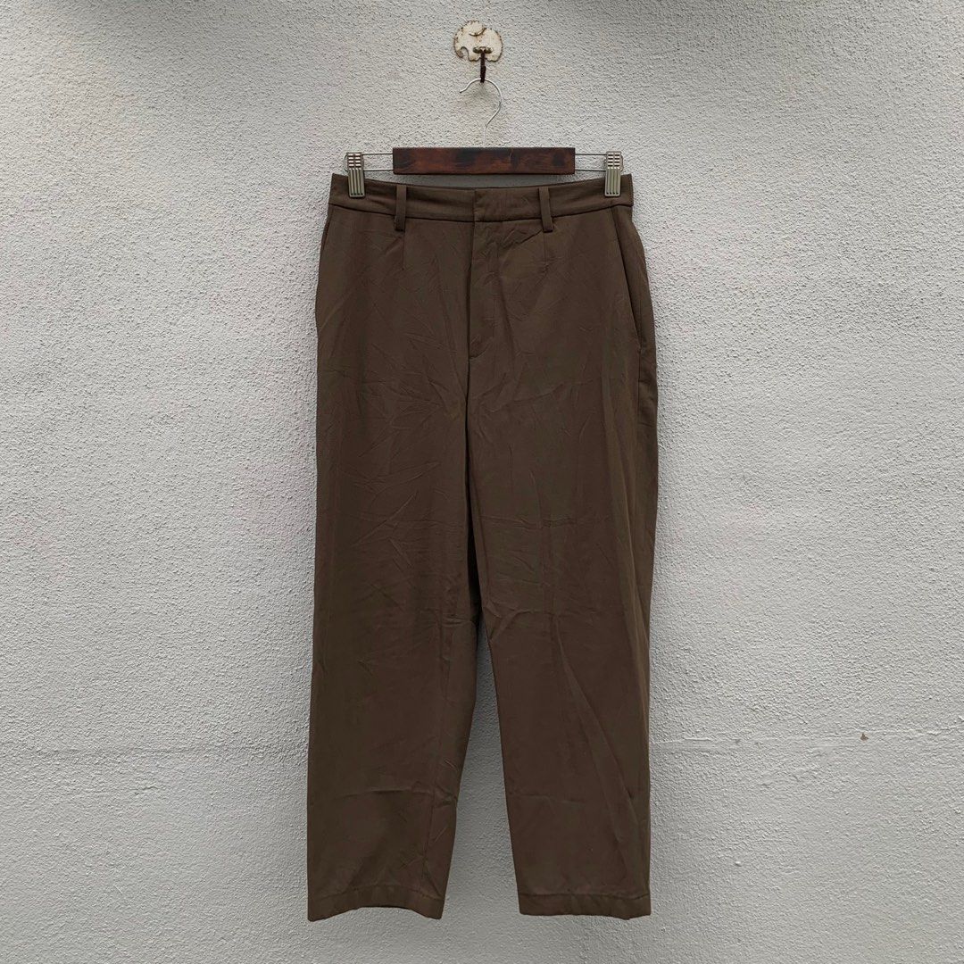 Uniqlo Smart ankle pants, Women's Fashion, Bottoms, Other Bottoms on  Carousell