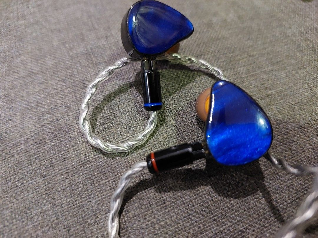 Venture Electronics BIE Pro and Azure, Audio, Earphones on Carousell