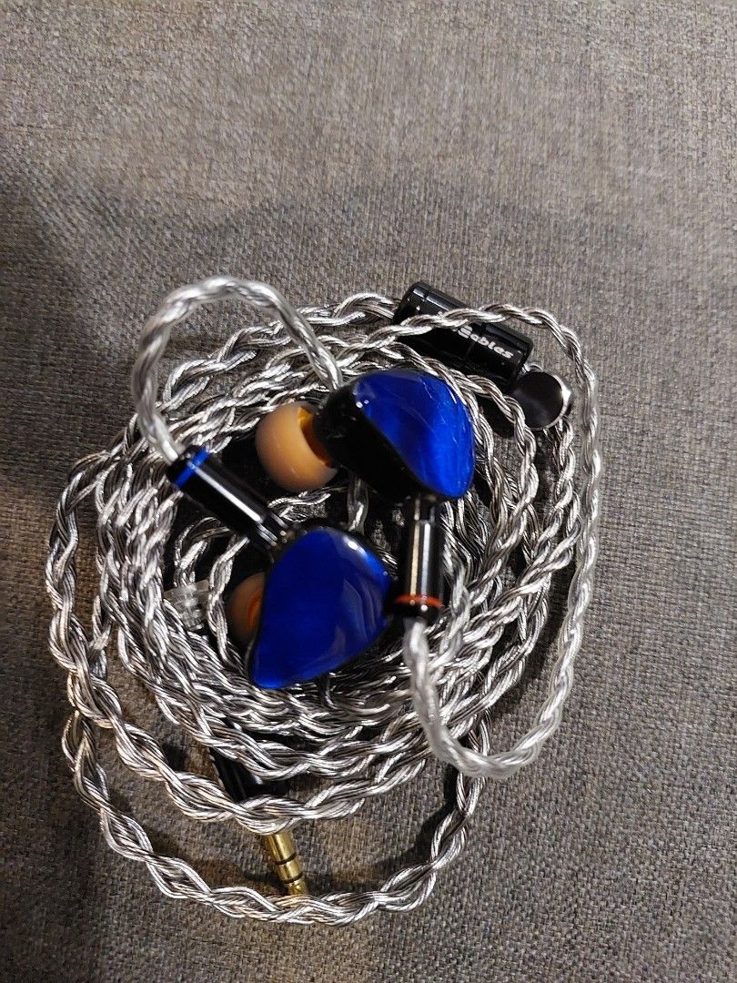 Venture Electronics BIE Pro and Azure, Audio, Earphones on Carousell