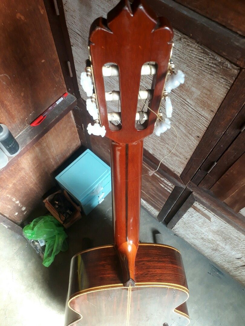 vintage all solid classical guitar low action made in japan, Hobbies