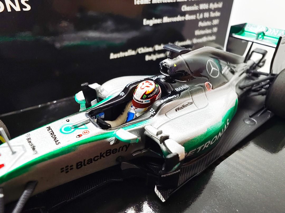 W06 #44 Lewis Hamilton World Champion 2015 - Mercedes AMG F1 Team