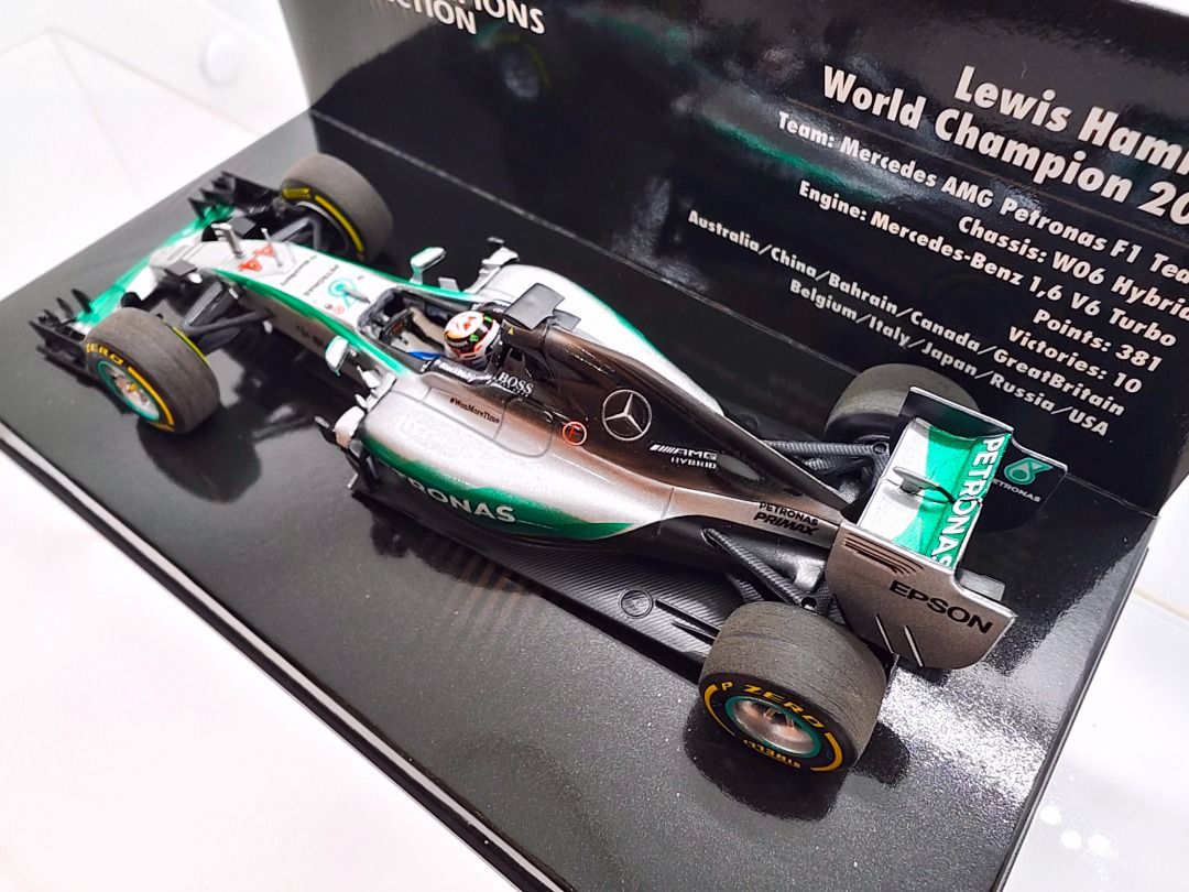 W06 #44 Lewis Hamilton World Champion 2015 - Mercedes AMG F1 Team