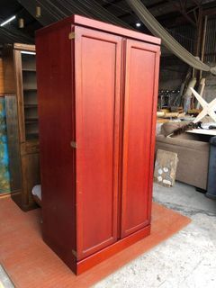 Wooden 2-door closet

34L x 22W x 71H inches
With interior mirror
Pullout drawer
In good condition
Code akc 1011