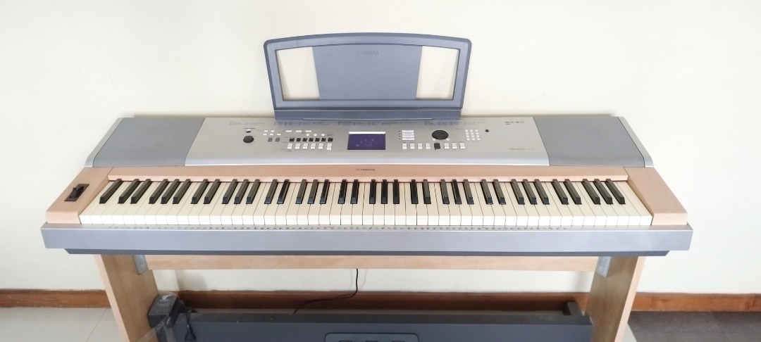 Yamaha dgx on sale 630 midi