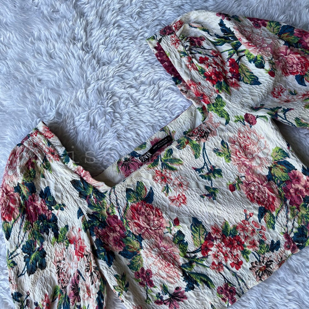 Zara floral puff top on Carousell
