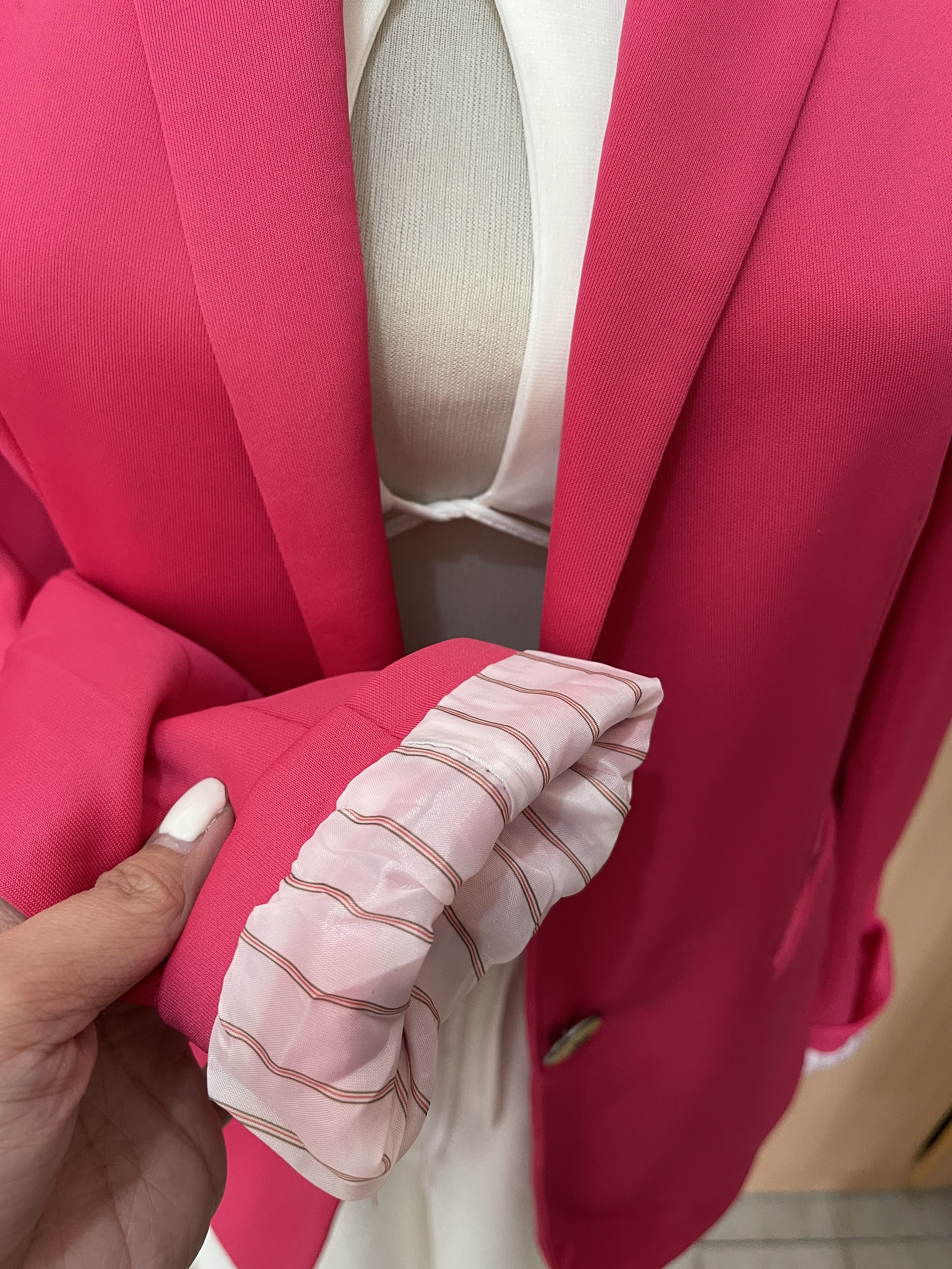 Zara Hot pink Blazer, Women's Fashion, Coats, Jackets and Outerwear on Carousell