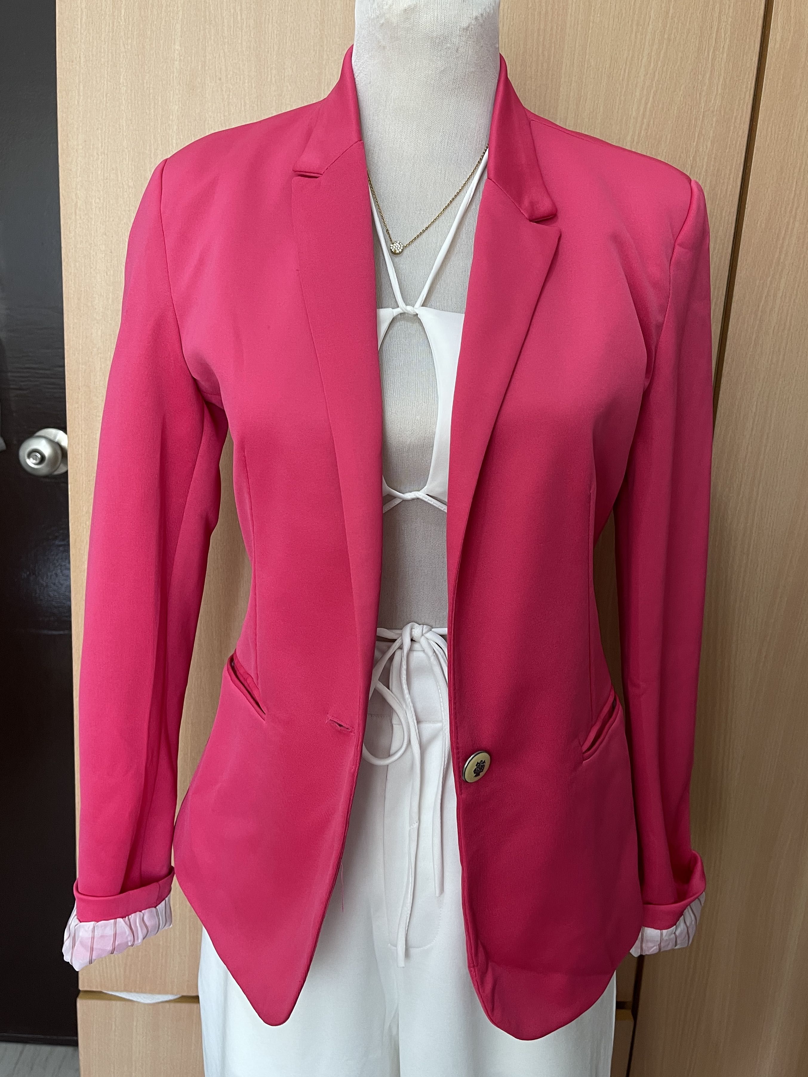 Zara Hot pink Blazer, Women's Fashion, Coats, Jackets and Outerwear on Carousell