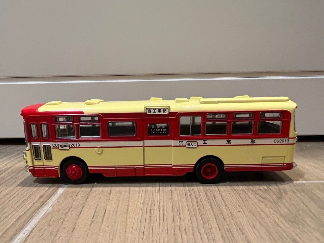 1/64 TLV-23b Hino RB10 Type Keihan Bus (Red x White) 「 Tomica