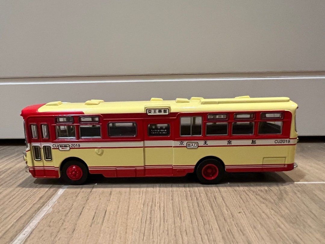 Tomica Limited Vintage LV-23b Hino RB 10 Keihan Bus + Some Rant on