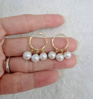 18K Japan🇯🇵Gold Akoya 3 pearls Loop Earrings

💕 SOLID 18k

Akoya pearls size 6-7mm