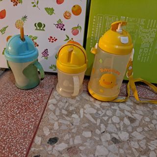 3個嬰幼兒 小朋友黃色小鴨 水壺