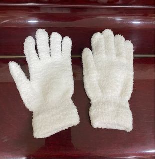 純白色保暖手套