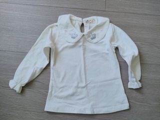 僅下水洗過棉質圓翻領刺繡皇冠上衣