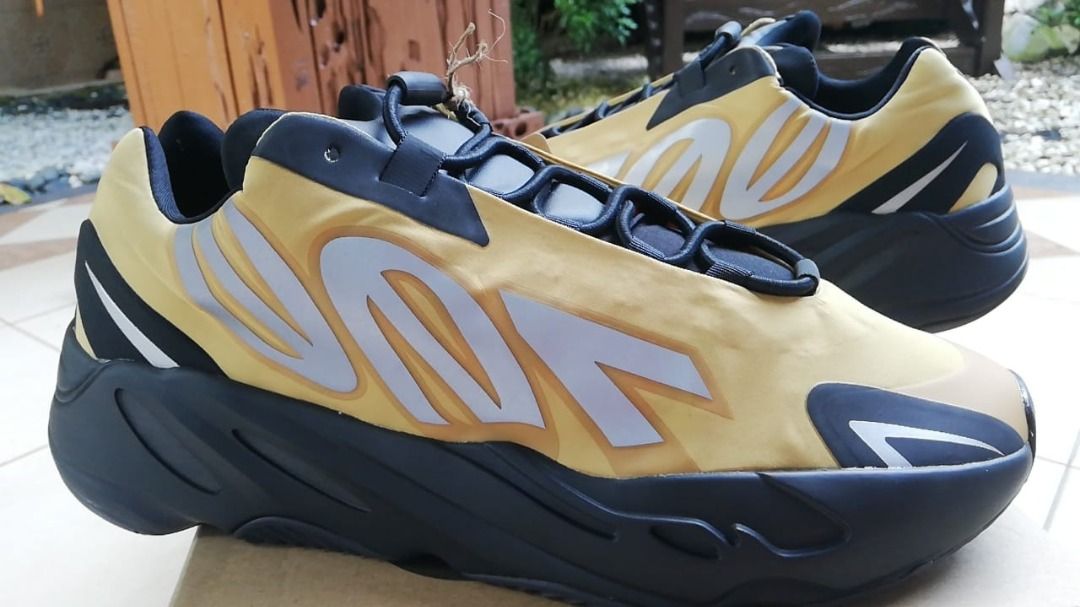 ADIDAS YEEZY 700 MNVN